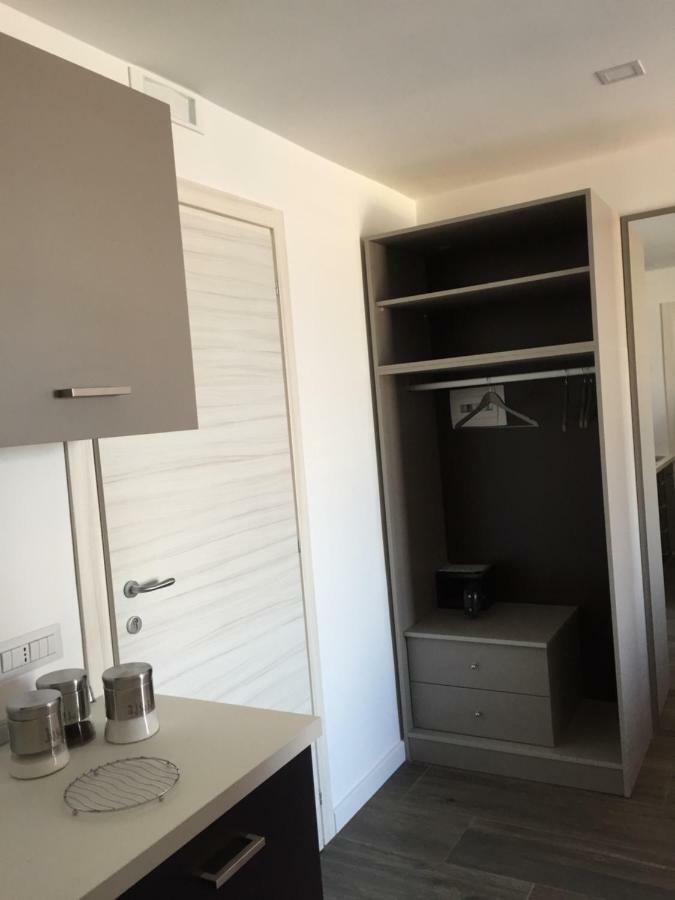 דירות נאפולי Residenza Garibaldi מראה חיצוני תמונה