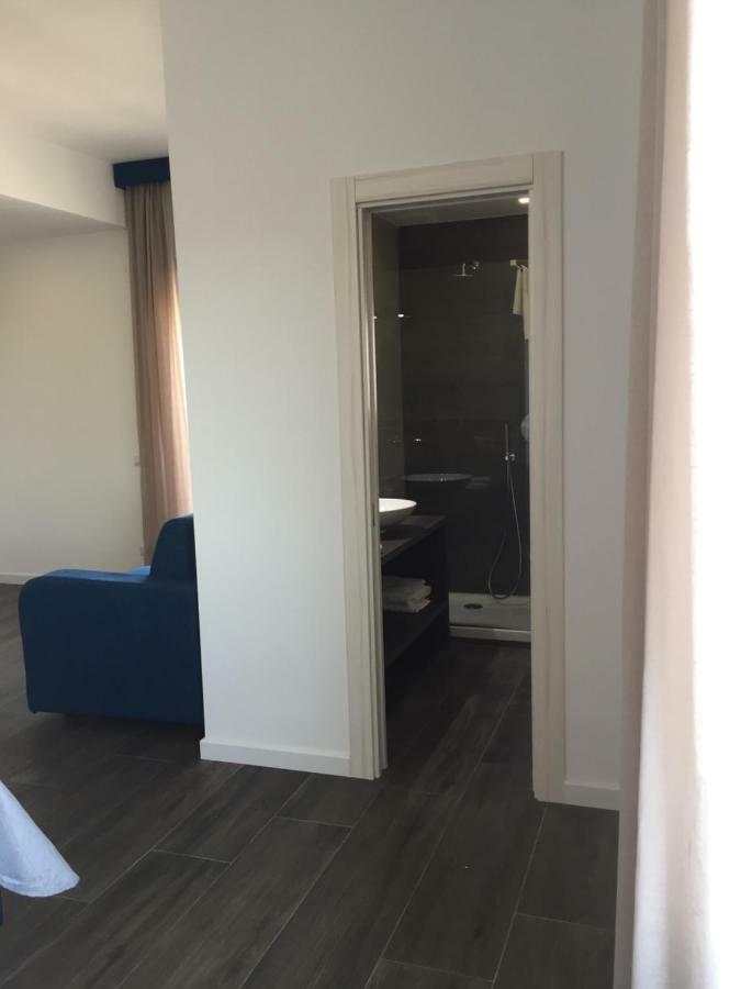 דירות נאפולי Residenza Garibaldi מראה חיצוני תמונה